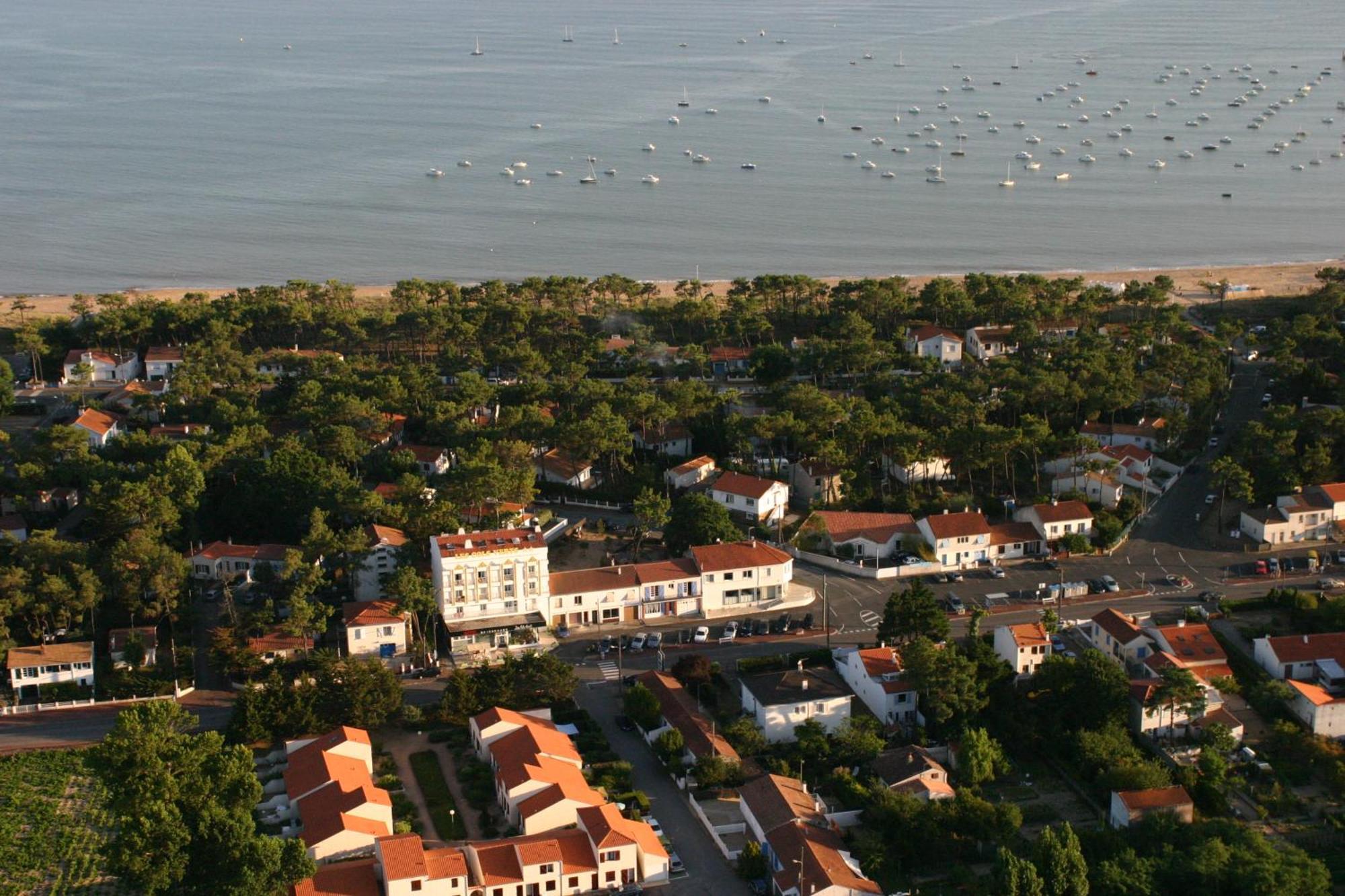 Logis Les Cols Verts La Tranche-sur-Mer Exterior photo